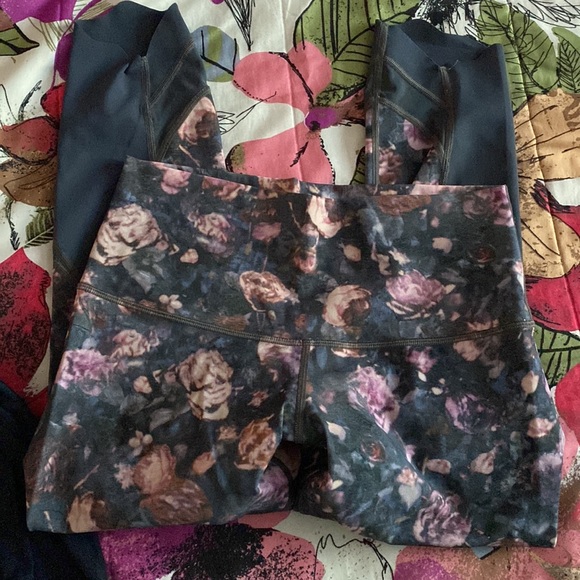 Lululemon Wunder Under Crop II (Special Edition) *Scallop 24" - Picture 6 of 9